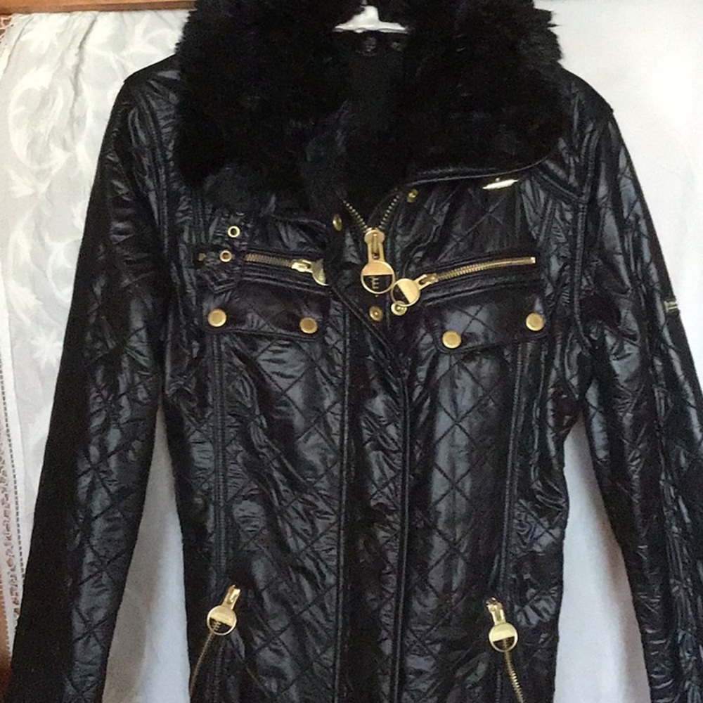 Barbour black belted moto inspired jacket.🧥🇳🇴